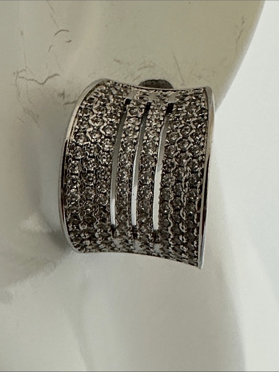 Sterling Jewelry - Wide Pavé-Style Curved Hoop Earring in Silver